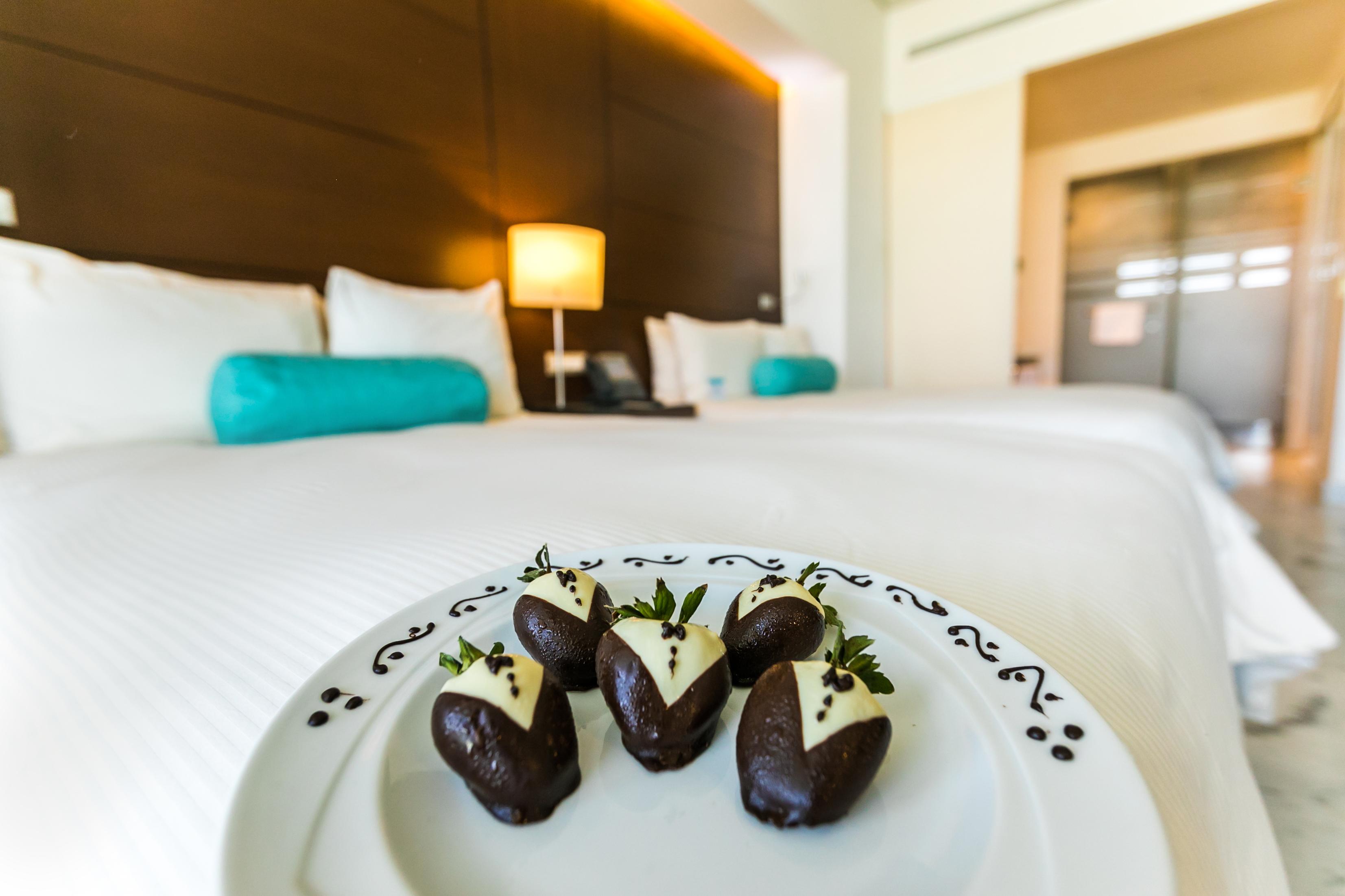 Palacio Mundo Imperial Riviera Diamante Acapulco Exterior photo Chocolate-covered strawberries