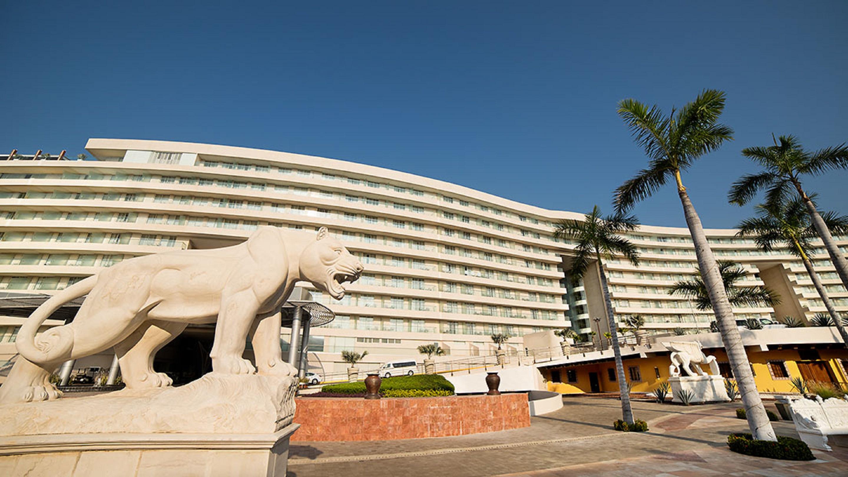Palacio Mundo Imperial Riviera Diamante Acapulco Exterior photo The hotel in 2011