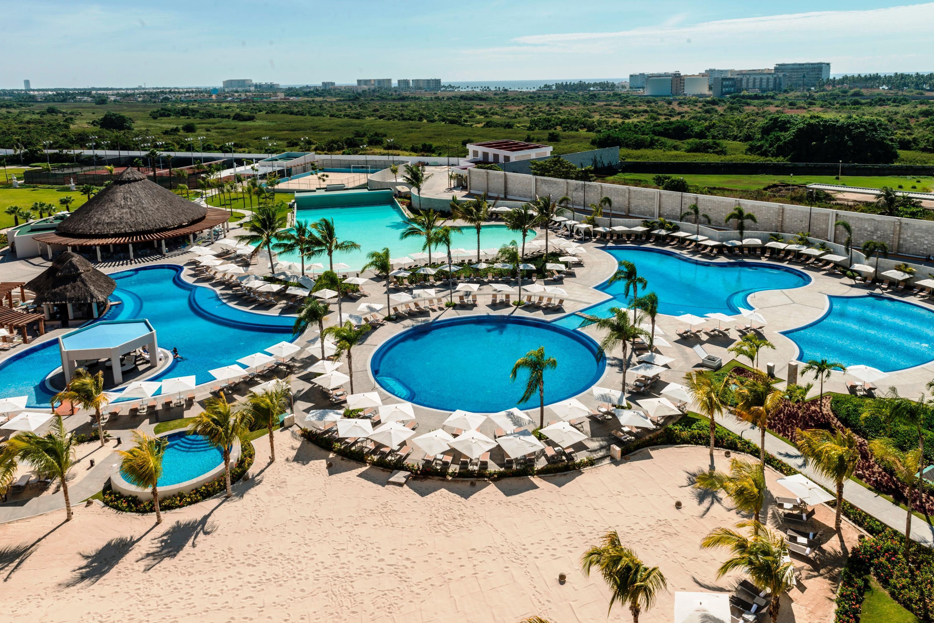 Palacio Mundo Imperial Riviera Diamante Acapulco Exterior photo Aerial view of the resort