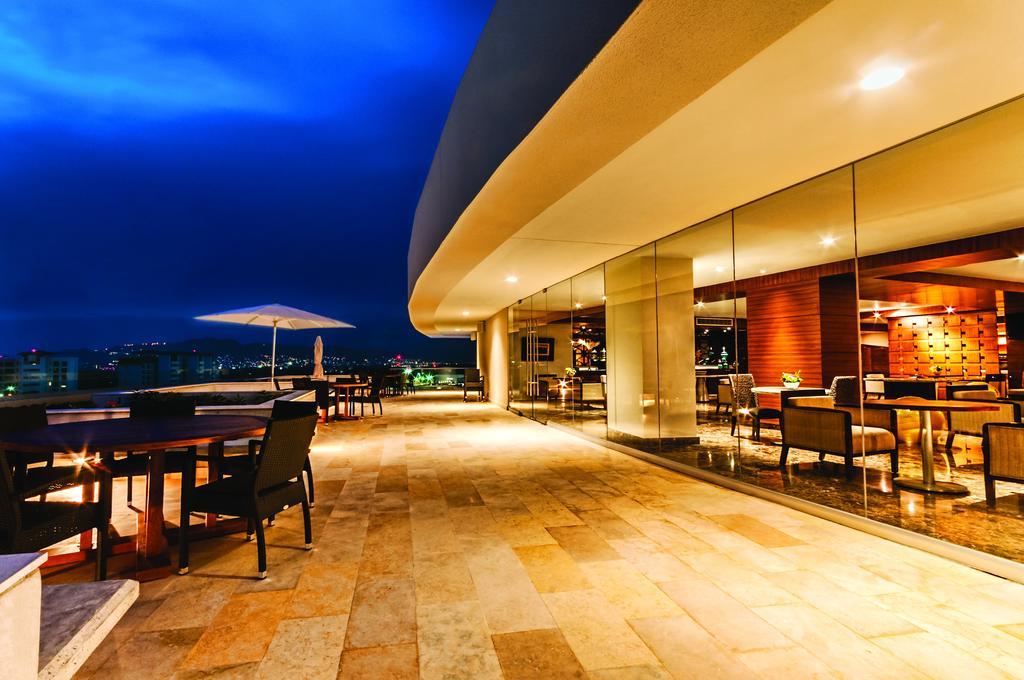 Palacio Mundo Imperial Riviera Diamante Acapulco Exterior photo Sky Bar