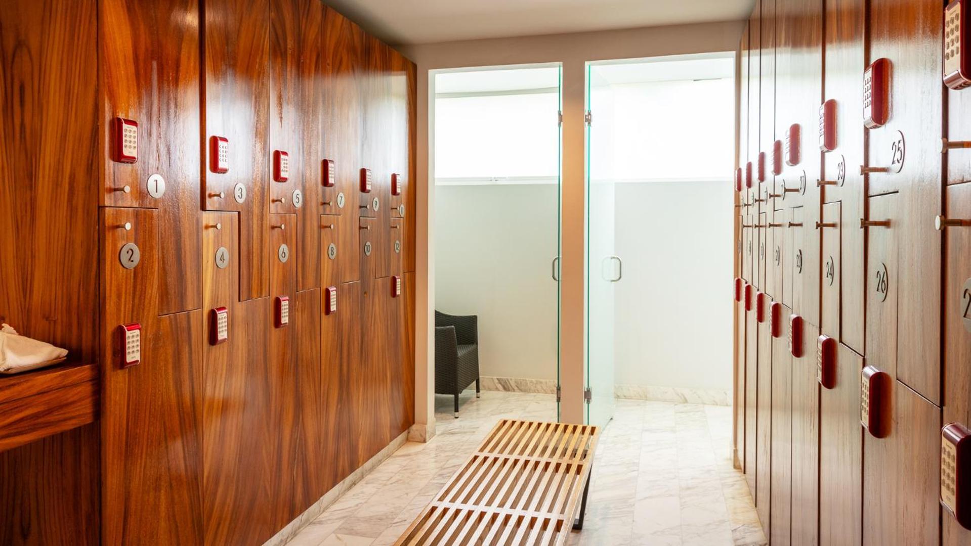 Palacio Mundo Imperial Riviera Diamante Acapulco Exterior photo A locker room
